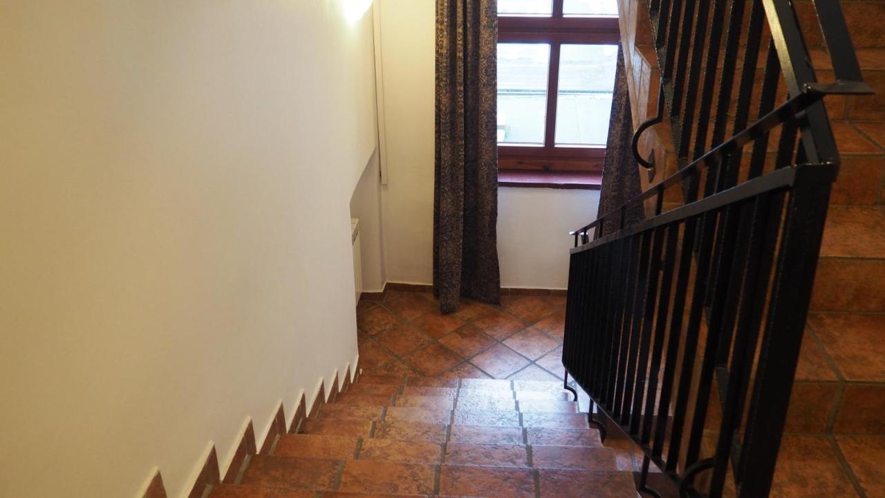 Hostel Mlotek I Perlik Tarnowskie Gory Exterior photo