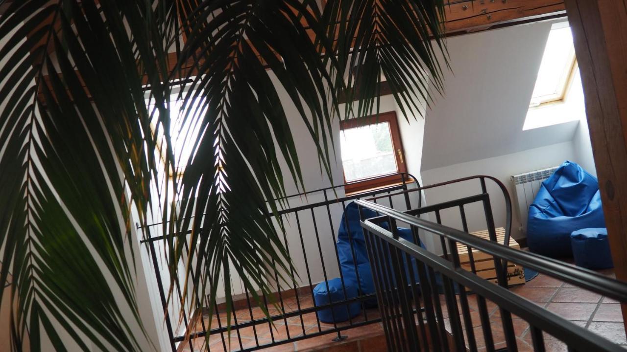 Hostel Mlotek I Perlik Tarnowskie Gory Exterior photo