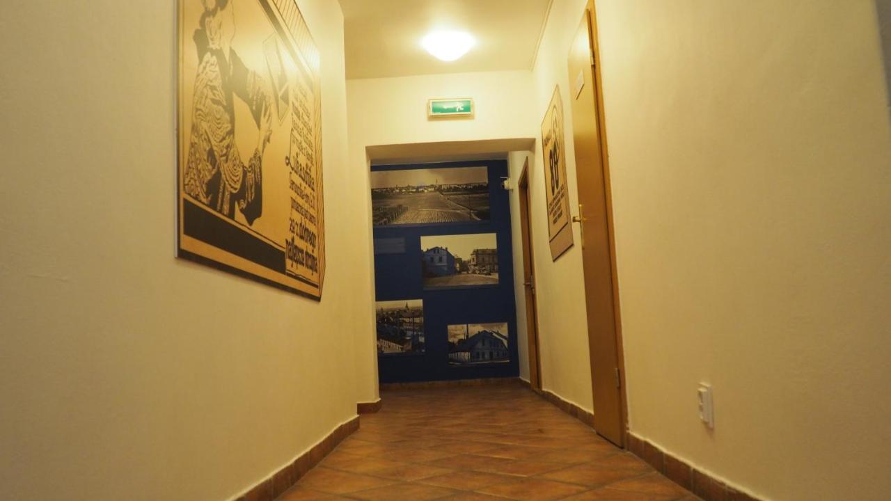 Hostel Mlotek I Perlik Tarnowskie Gory Exterior photo