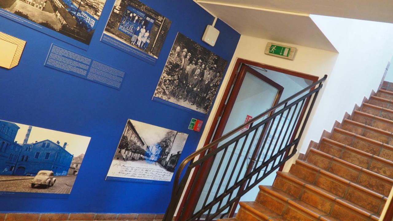 Hostel Mlotek I Perlik Tarnowskie Gory Exterior photo