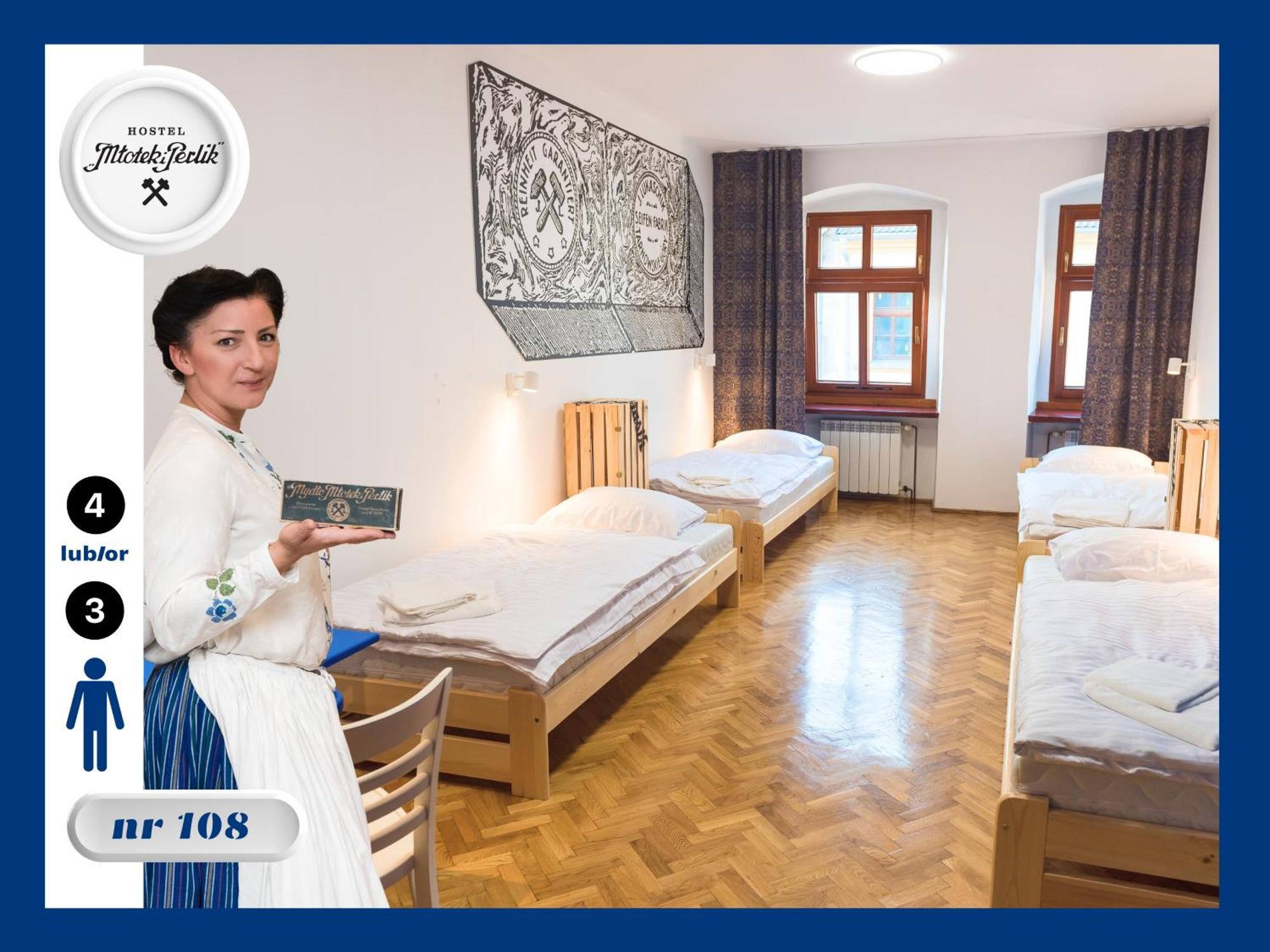 Hostel Mlotek I Perlik Tarnowskie Gory Exterior photo